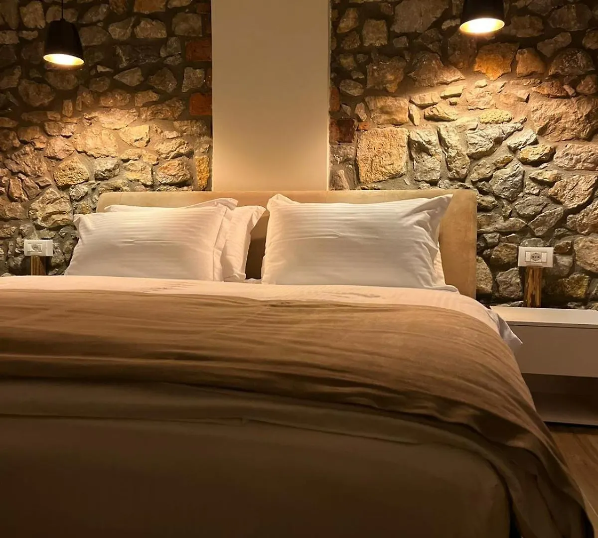 ***** Hotel Vila Ndrio Tushemisht Albania