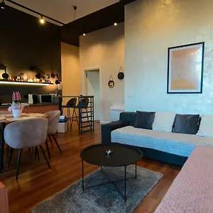 Stylish Two Bedroom House With Private Pool , Tirana Albanien